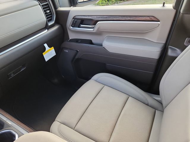 New 2026 GMC Sierra 3500 SLT w/ SLT Convenience Package image 13