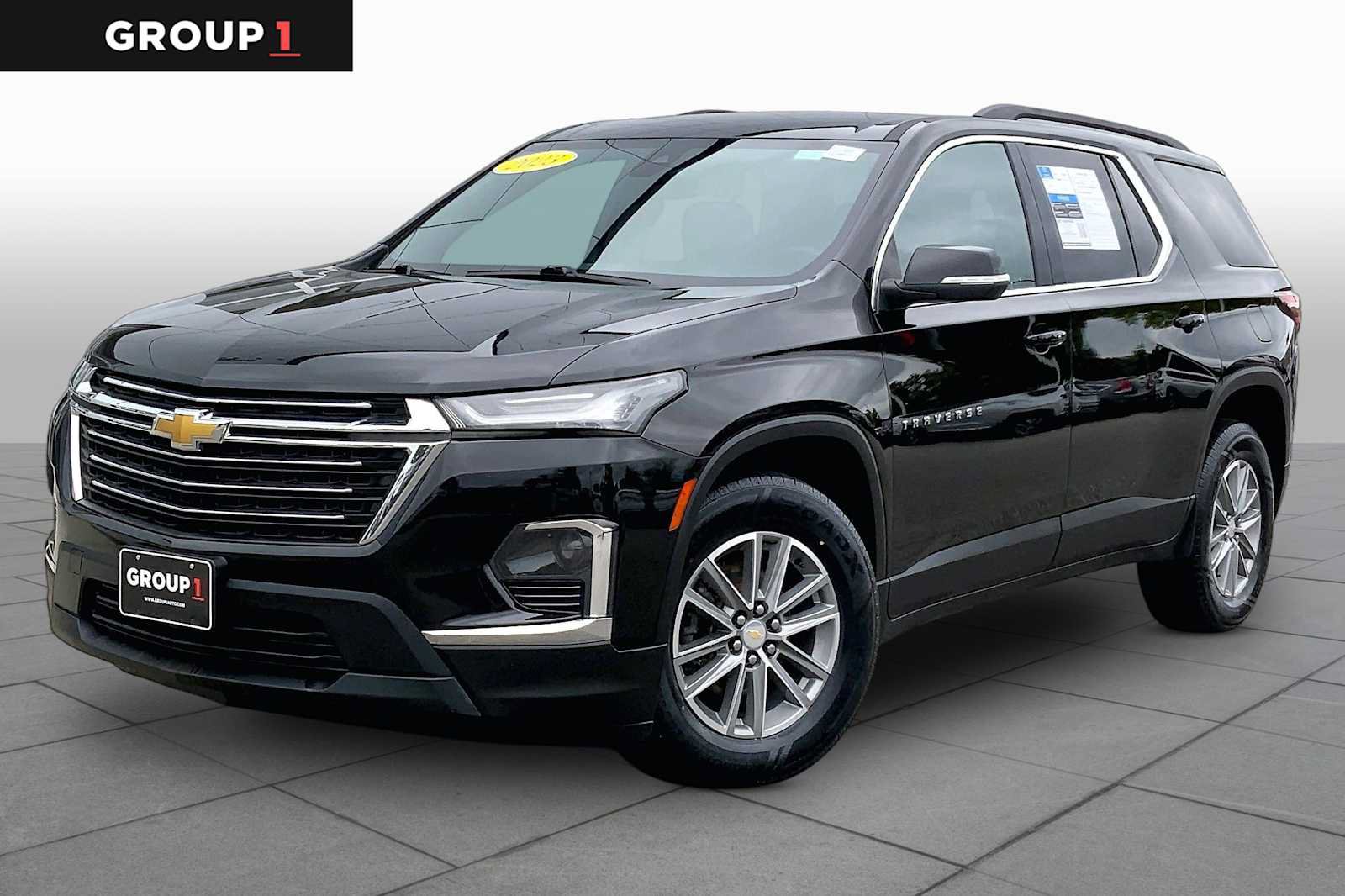 Used 2023 Chevrolet Traverse LT AWD/4WD image 1