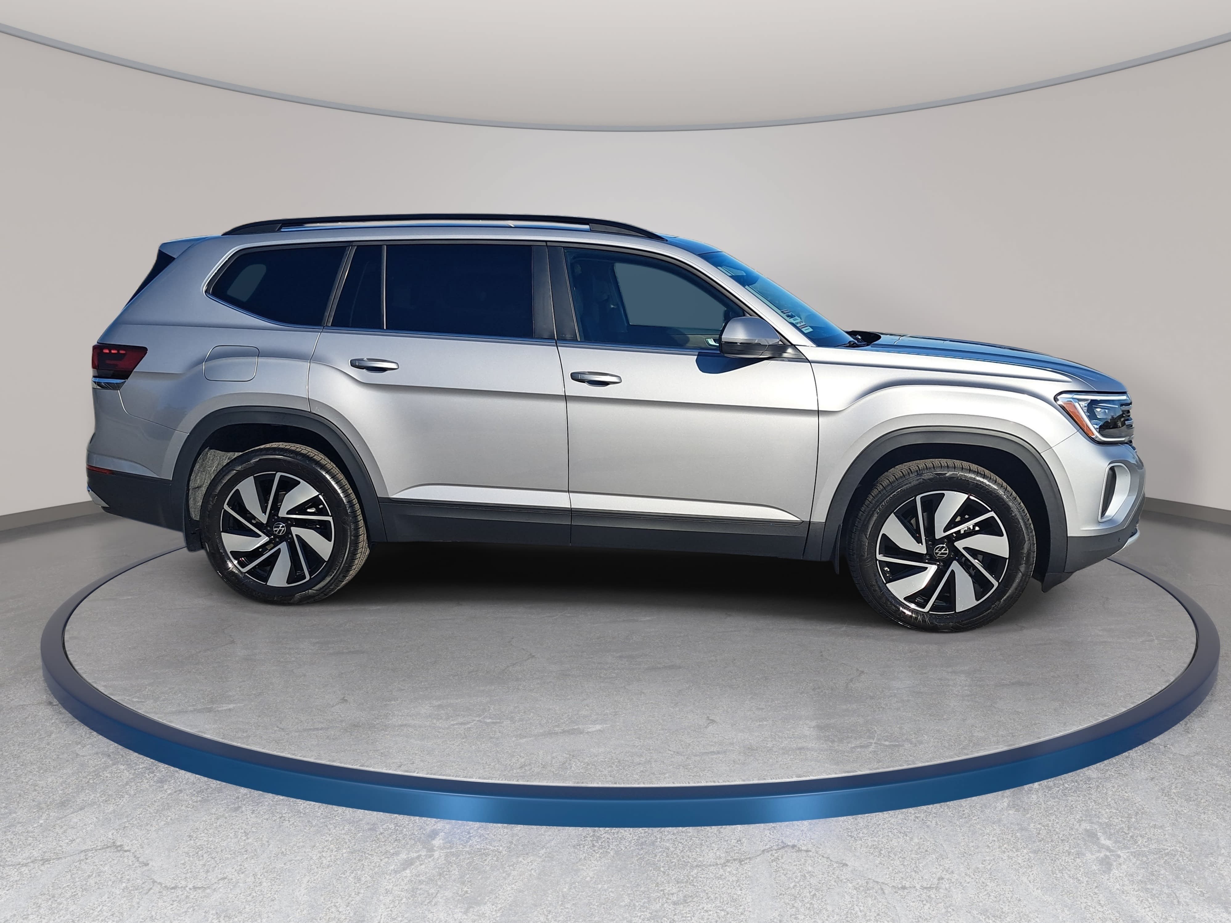 New 2026 Volkswagen Atlas SE FWD image 4