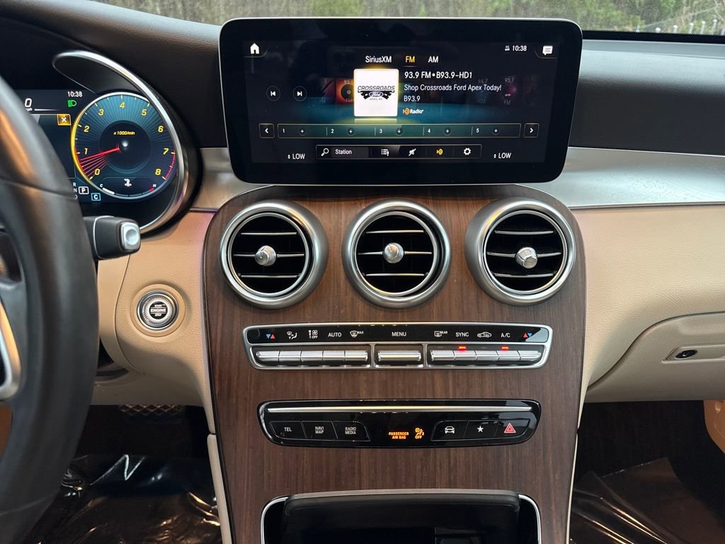 Used 2022 Mercedes-Benz GLC 300 4MATIC w/ Premium Package Lite image 17
