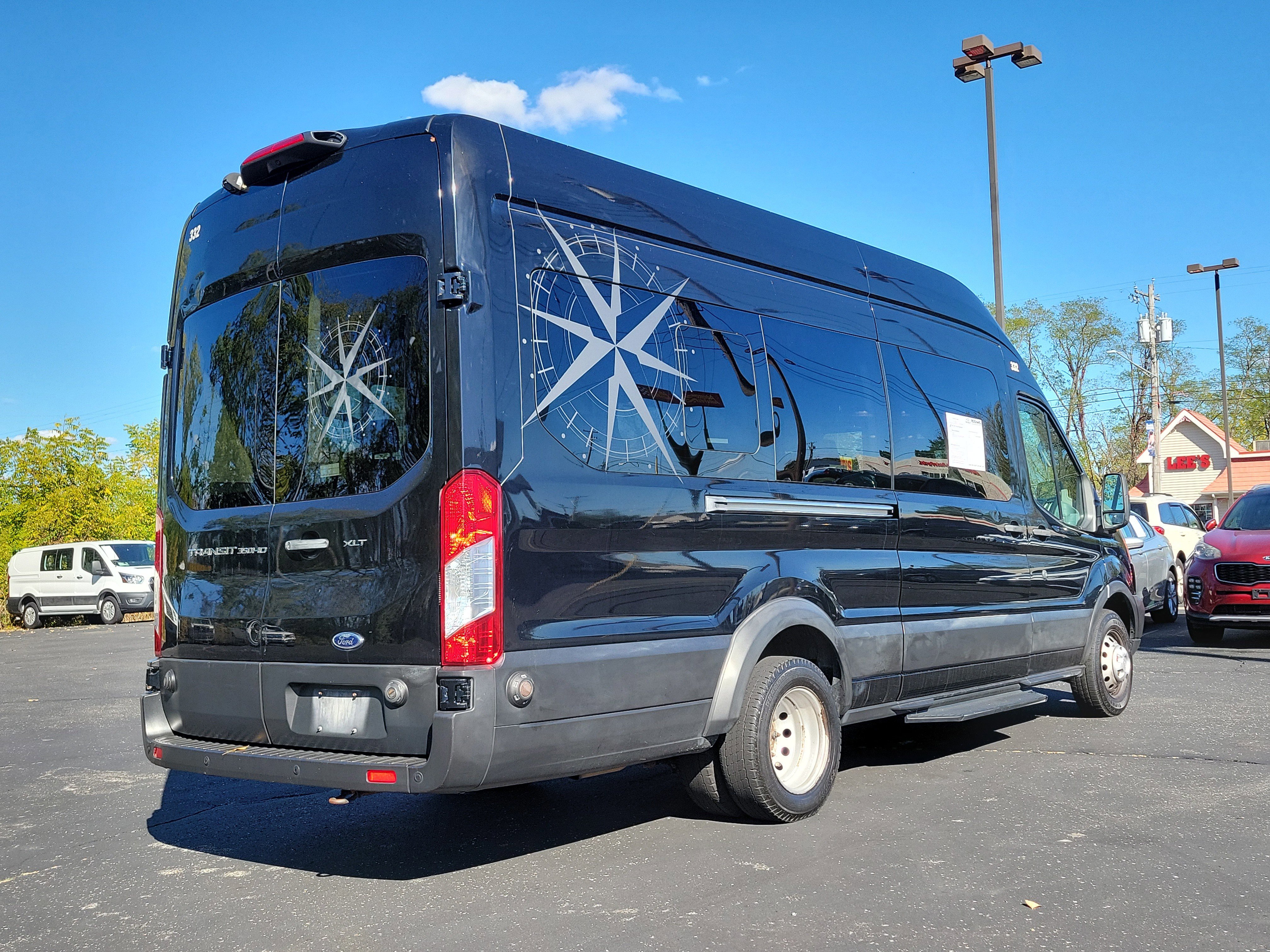 Used 2019 Ford Transit 350 XLT image 4