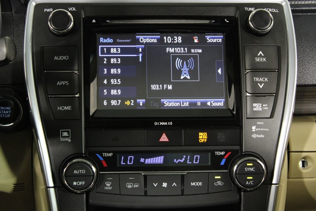 Used 2017 Toyota Camry XLE w/ Moonroof Package image 7