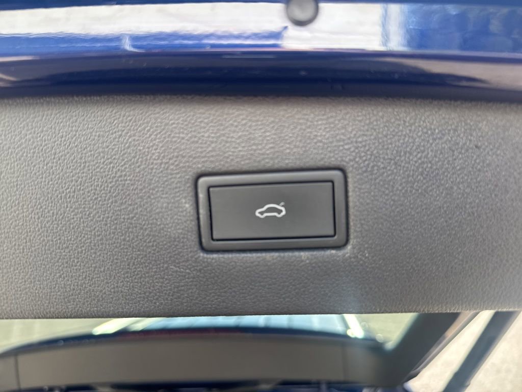 Used 2022 Volkswagen Tiguan SE image 21