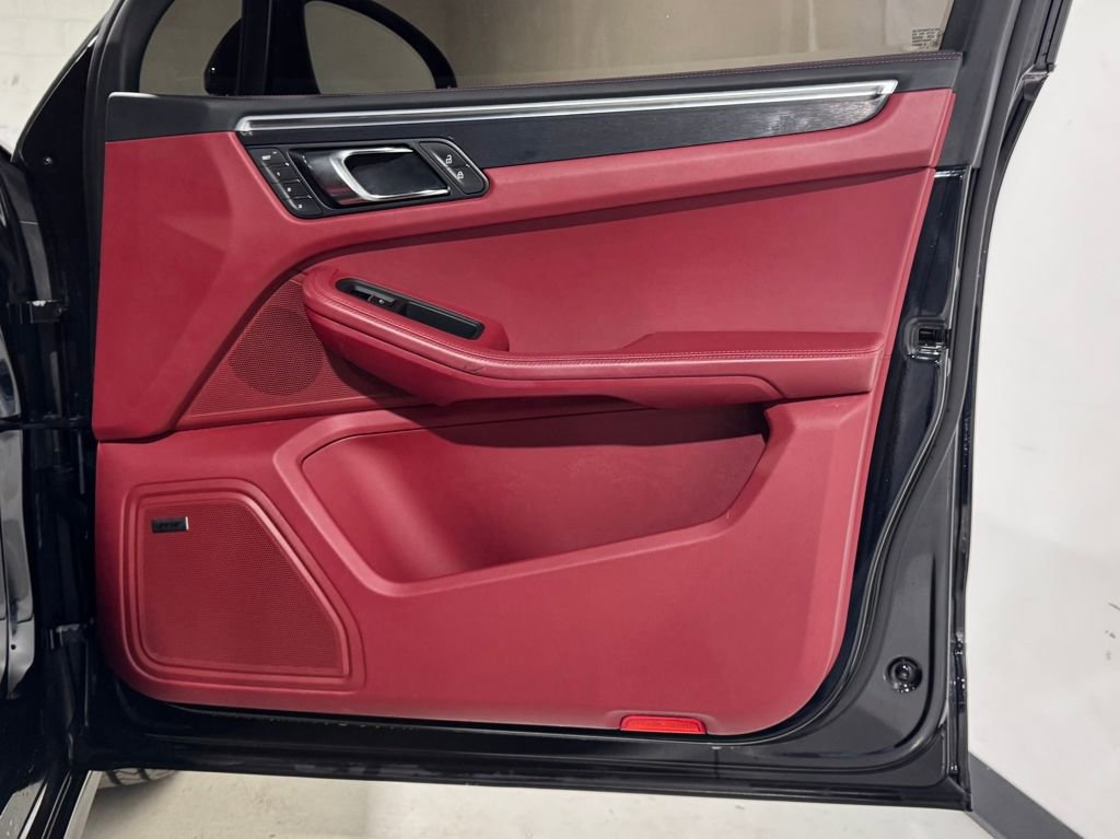 Used 2023 Porsche Macan GTS w/ Premium Package Plus image 27