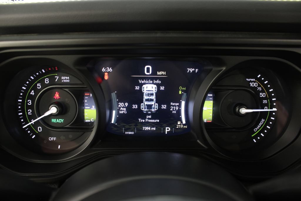 Used 2025 Jeep Wrangler Unlimited Sahara AWD/4WD image 11