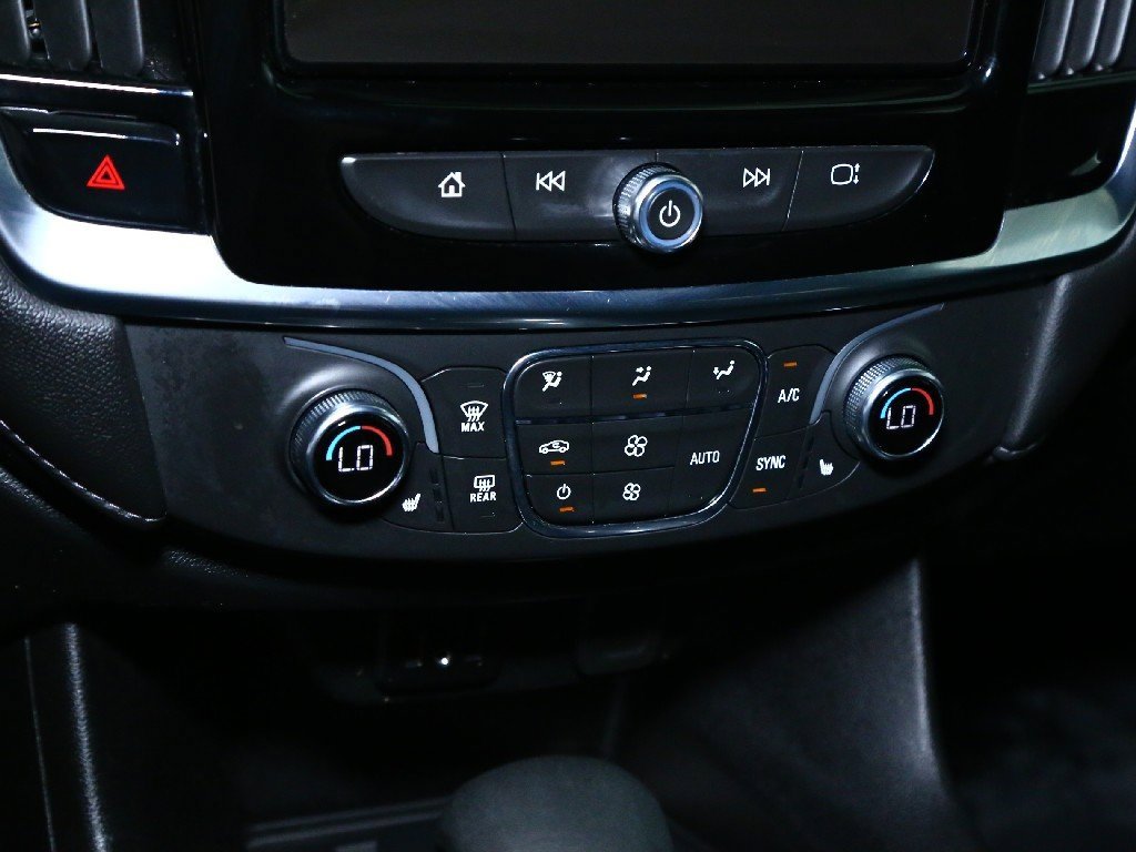 Used 2023 Chevrolet Traverse LT image 26