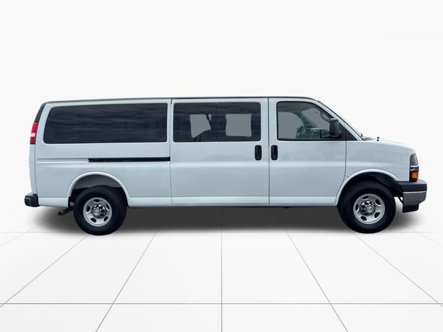 Used 2025 Chevrolet Express 3500 LT w/ LT Preferred Equipment Group RWD image 7