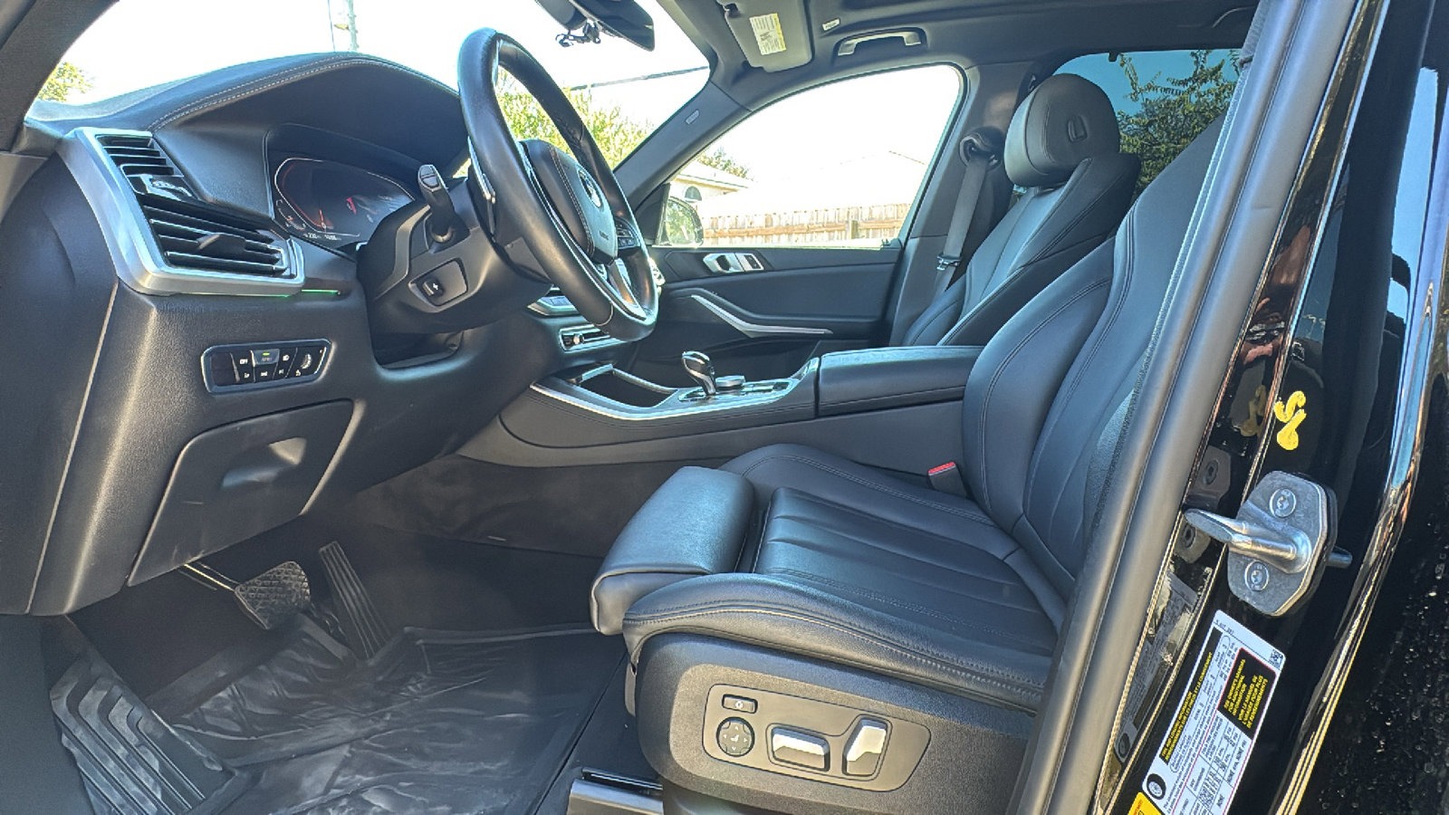 Used 2022 BMW X5 sDrive40i w/ Premium Package image 9