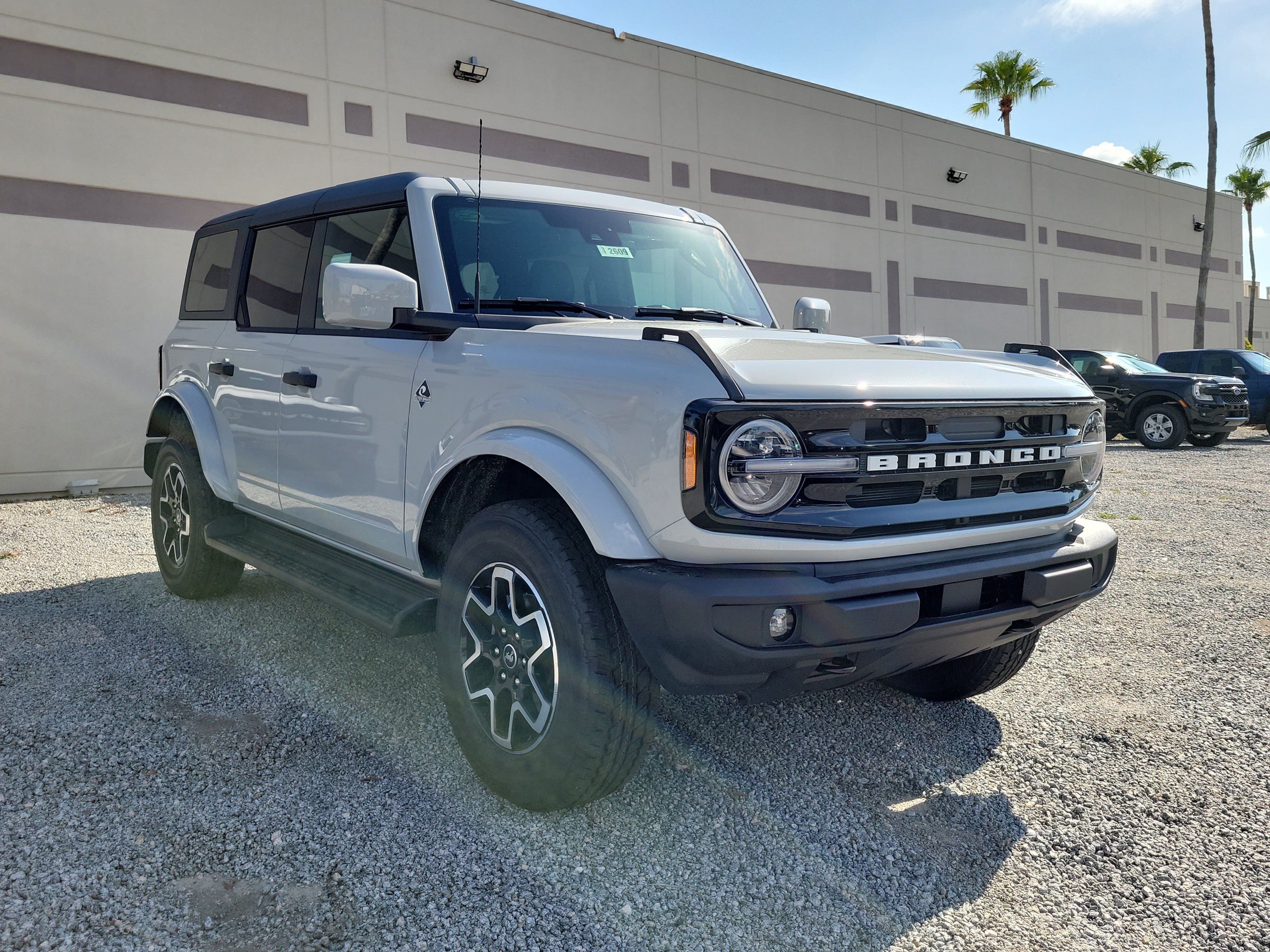 New 2026 Ford Bronco Outer Banks AWD/4WD image 2