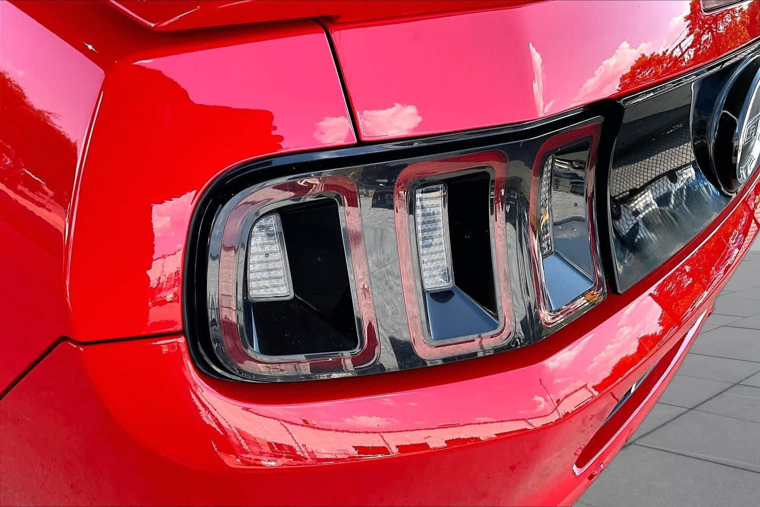 Used 2013 Ford Mustang GT Premium w/ Security Pkg RWD image 24