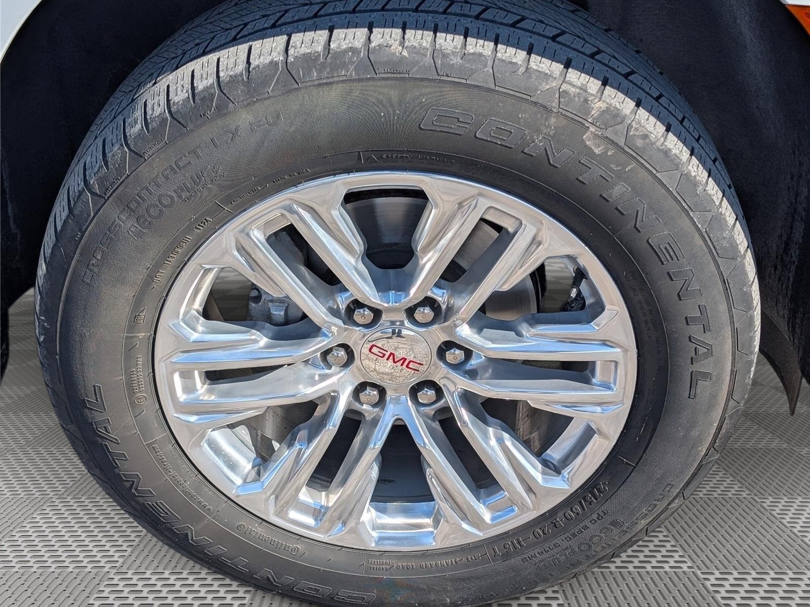 Used 2024 GMC Yukon SLT AWD/4WD image 10
