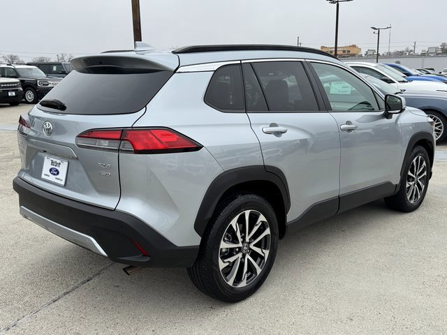 Used 2024 Toyota Corolla Cross XLE image 8