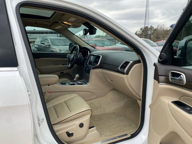 Used 2017 Jeep Grand Cherokee Overland image 13