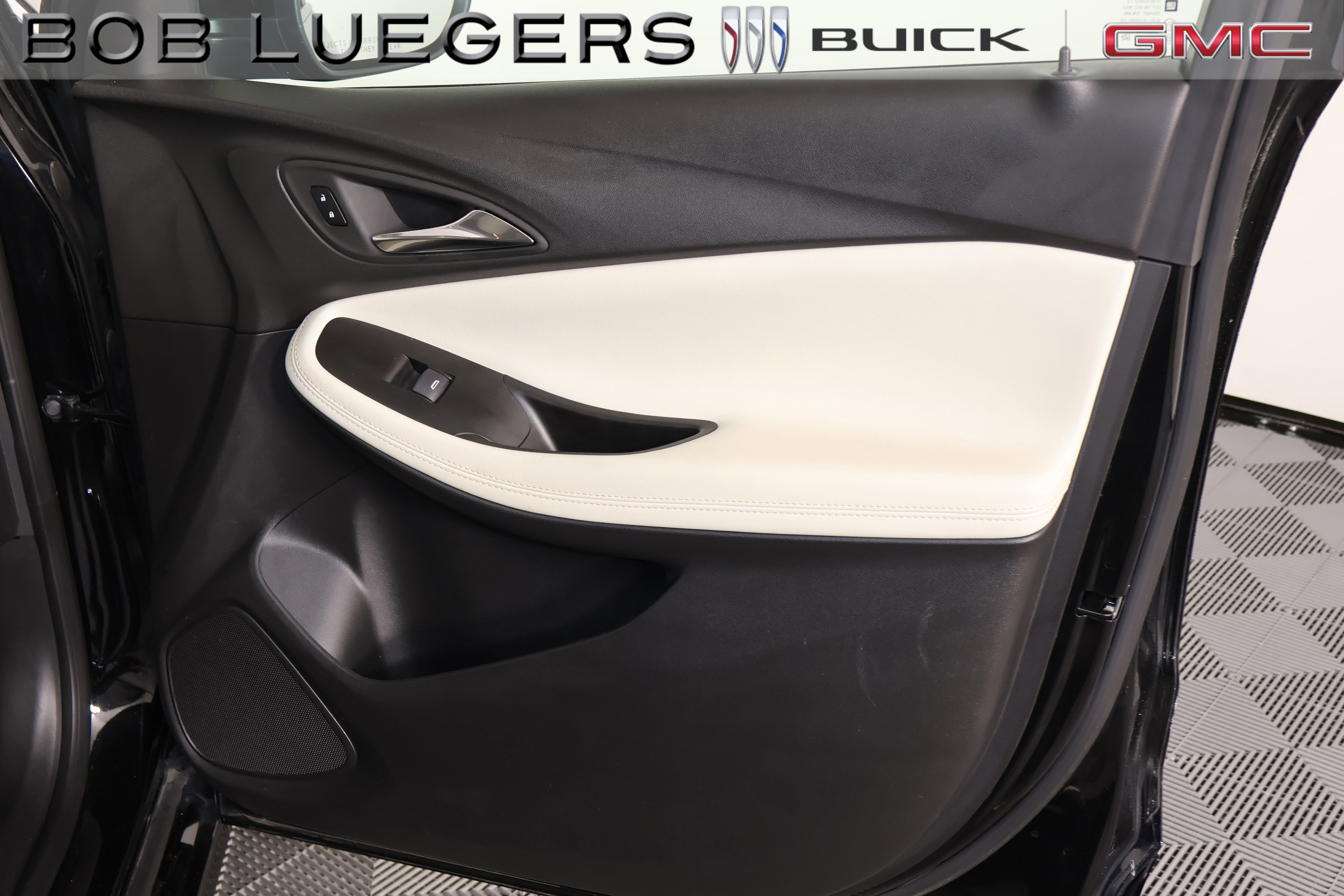 Certified 2024 Buick Encore GX Sport Touring w/ Advanced Technology Package AWD/4WD image 15