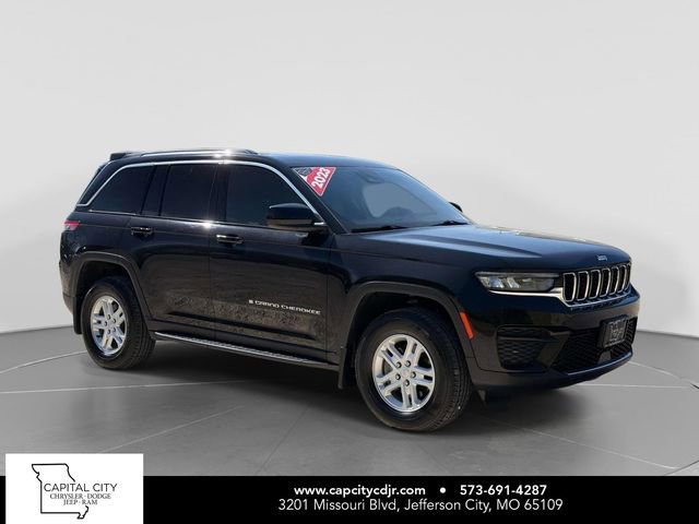 Used 2023 Jeep Grand Cherokee Laredo w/ Luxury Tech Group I AWD/4WD image 1