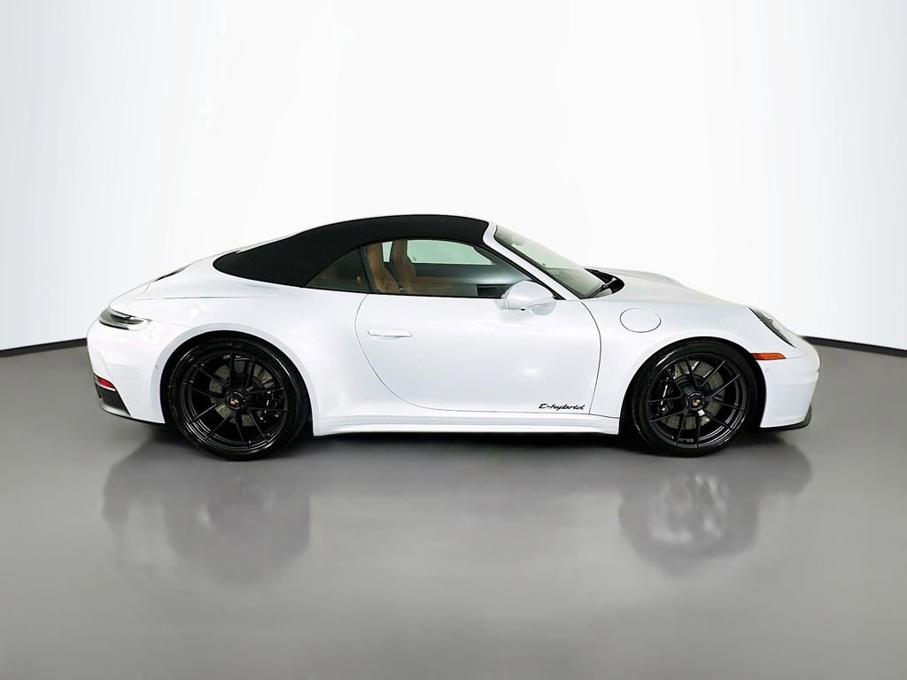 Certified 2026 Porsche 911 Carrera 4 GTS AWD/4WD image 8
