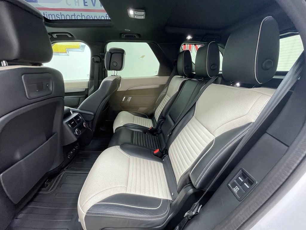Used 2022 Land Rover Discovery HSE R-Dynamic AWD/4WD image 10