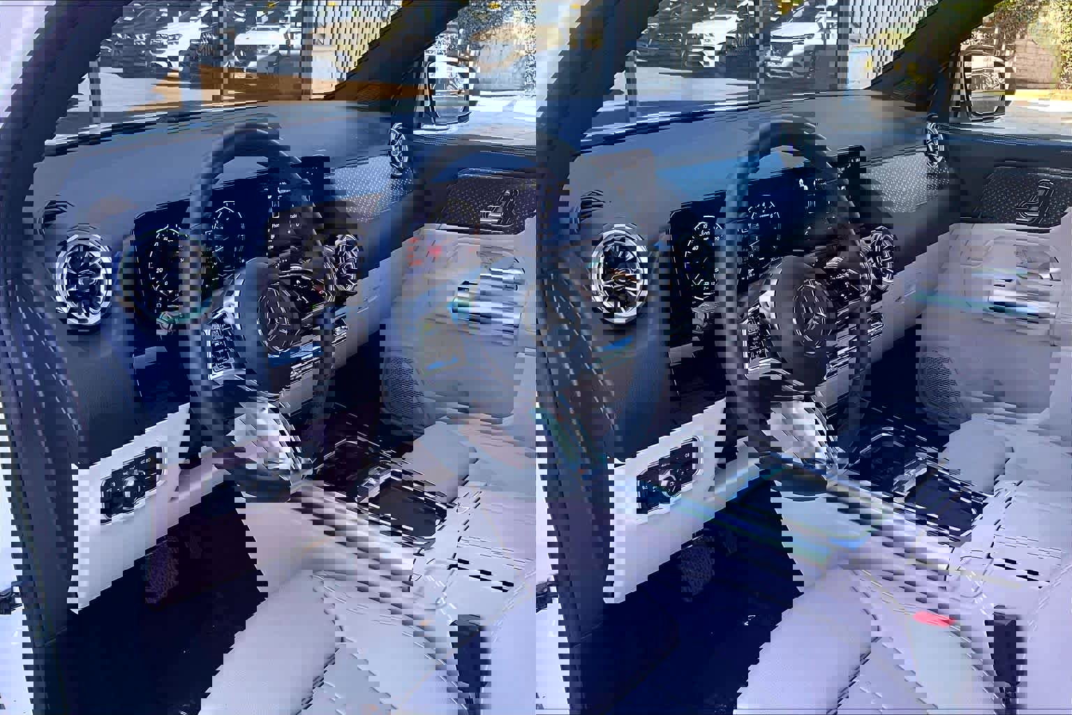 Used 2025 Mercedes-Benz GLA 250 image 17