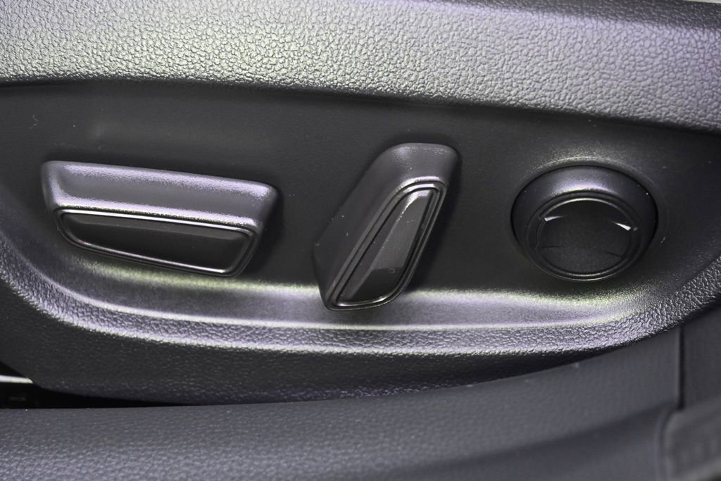 Used 2024 Toyota Prius XLE image 14