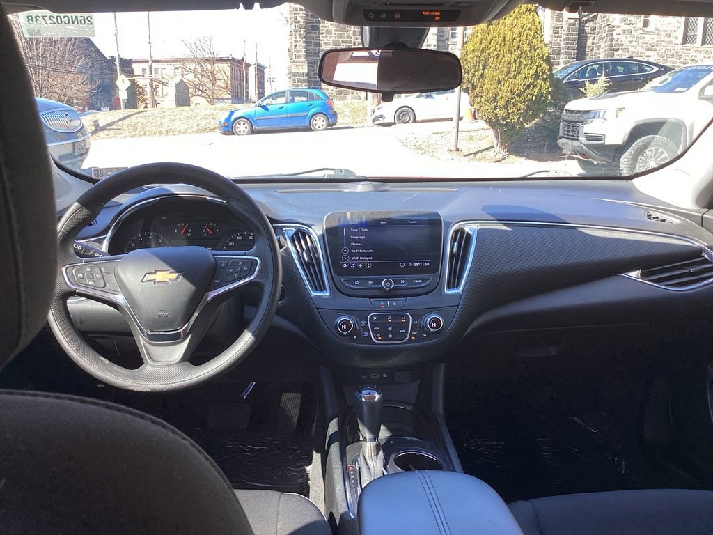 Used 2020 Chevrolet Malibu LT image 32