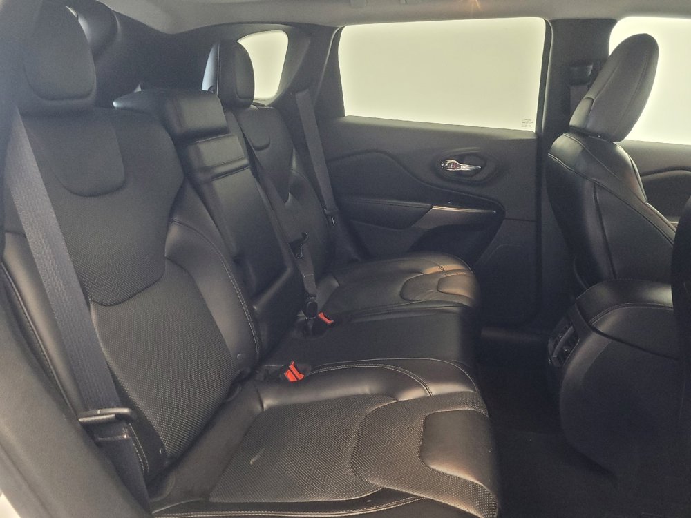 Used 2019 Jeep Cherokee Limited w/ Technology Group image 19