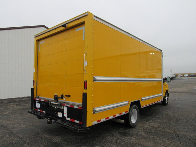 Used 2022 Ford E-350 and Econoline 350 Super Duty RWD image 3
