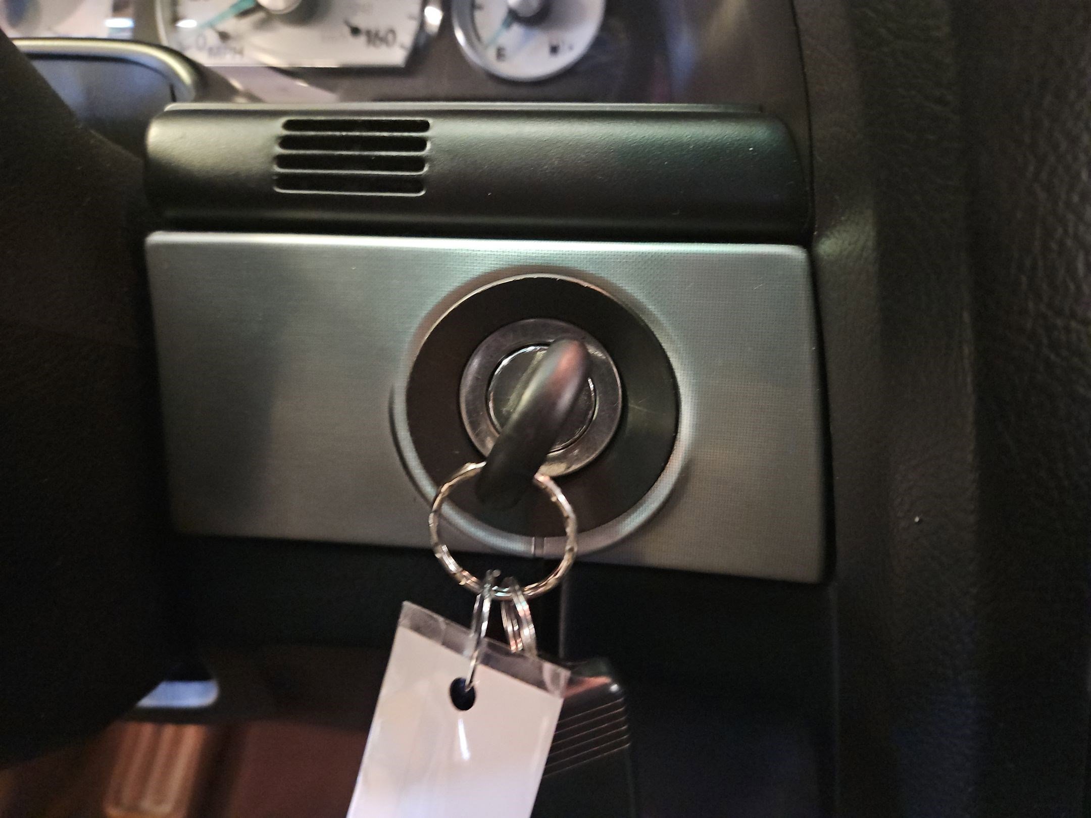 Used 2003 Ford Thunderbird image 21