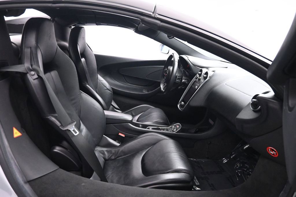 Used 2019 McLaren 570S Spider RWD image 18