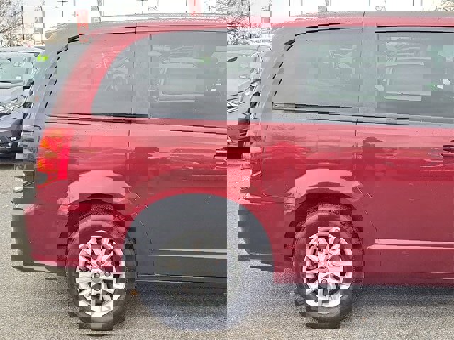Used 2020 Dodge Grand Caravan GT image 4