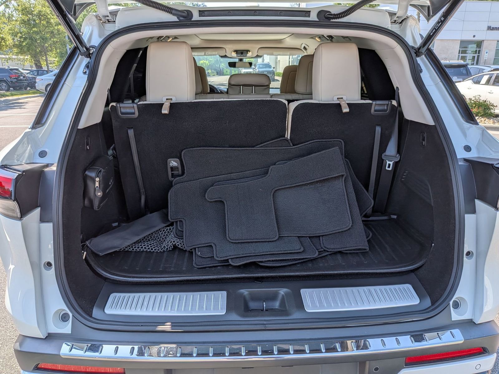 Used 2023 INFINITI QX60 Luxe w/ Cargo Package image 34