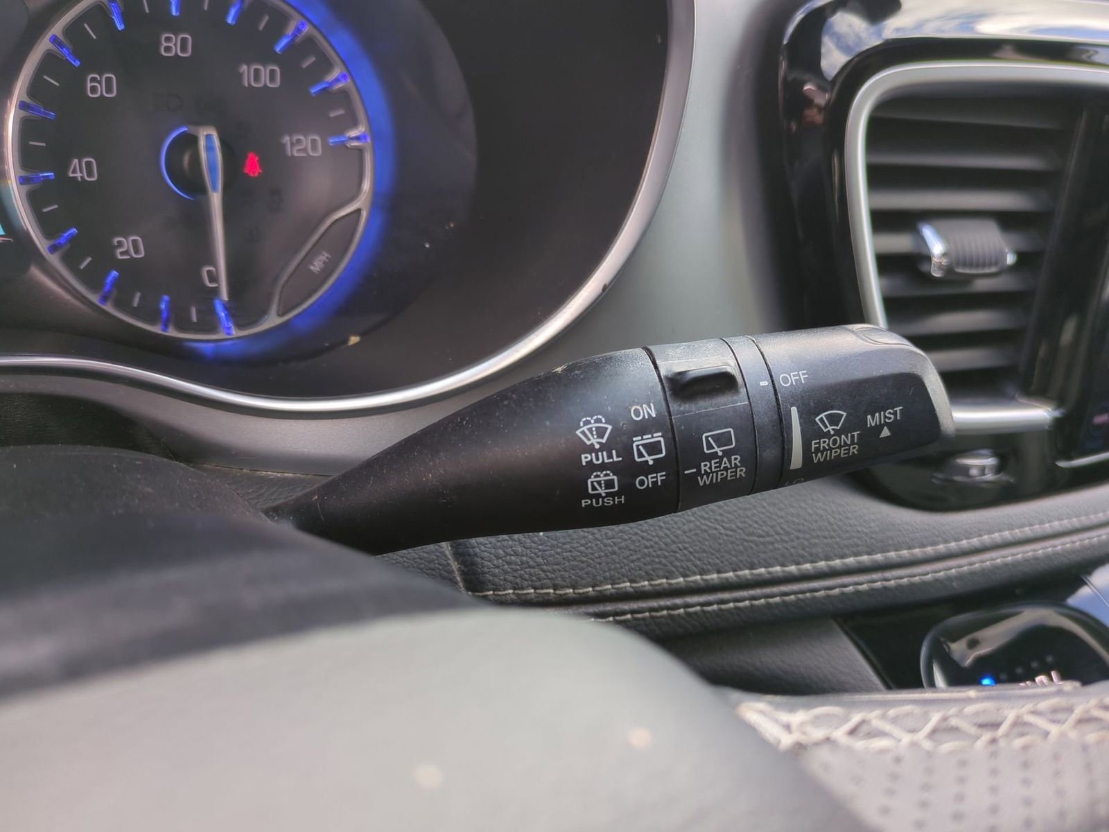 Used 2019 Chrysler Pacifica Limited w/ S Appearance Package image 36