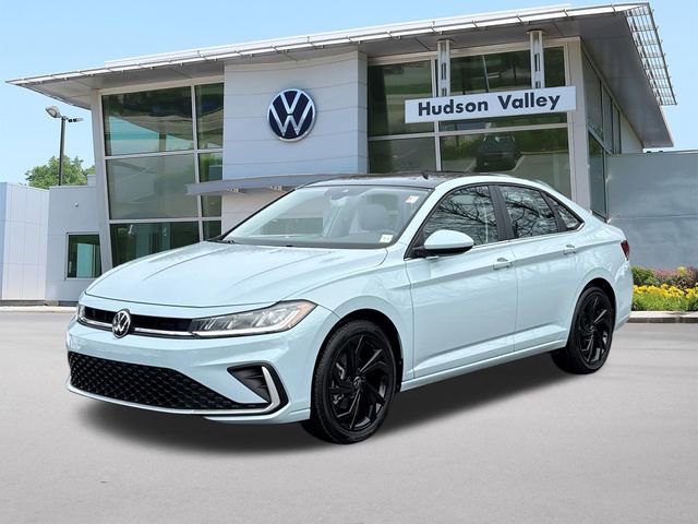 Certified 2025 Volkswagen Jetta SE w/ Sunroof Package