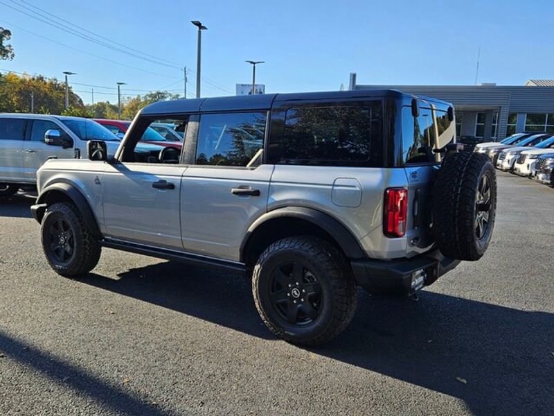 Used 2024 Ford Bronco Black Diamond image 11