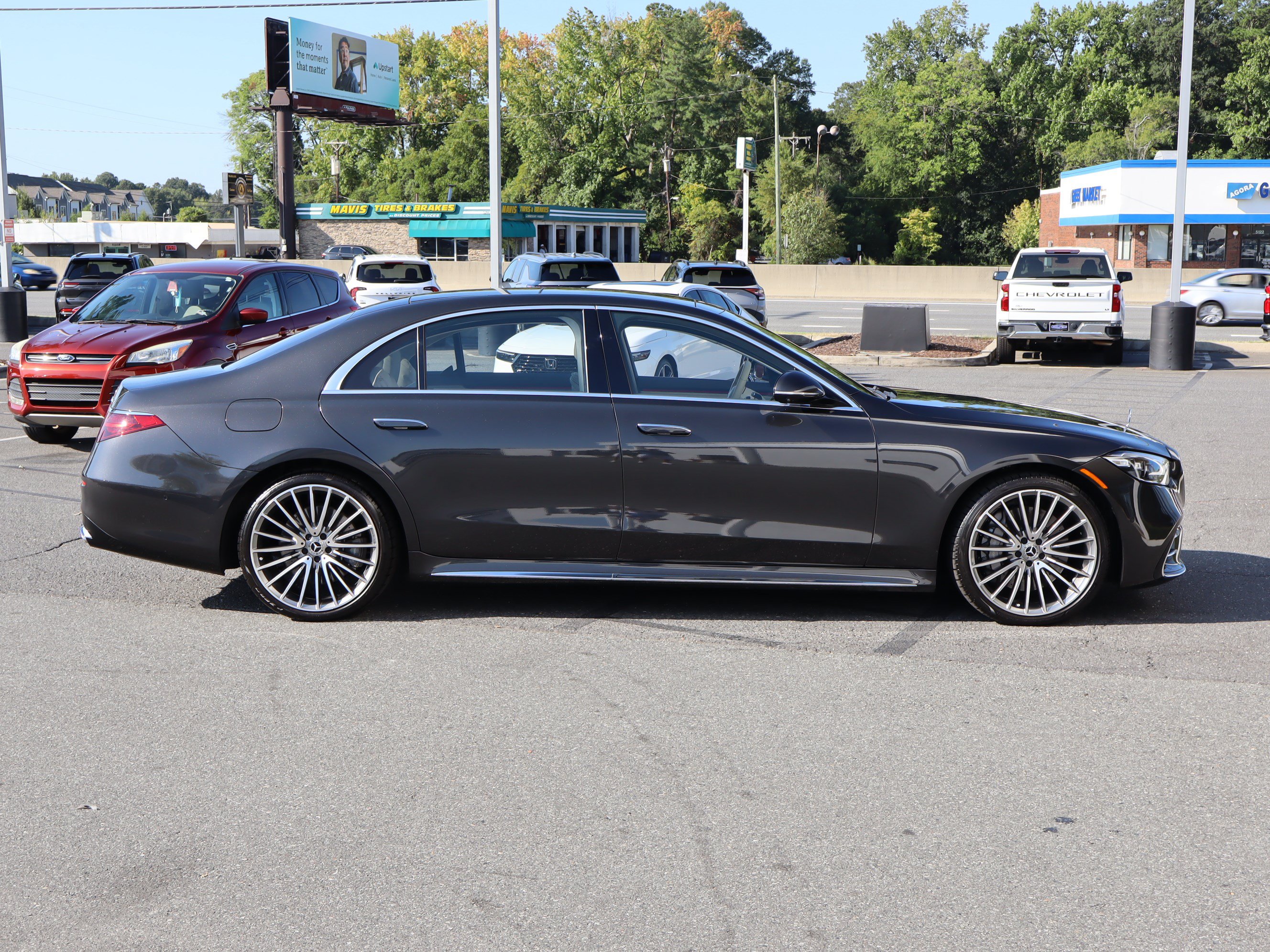 Used 2023 Mercedes-Benz S 500 4MATIC image 11