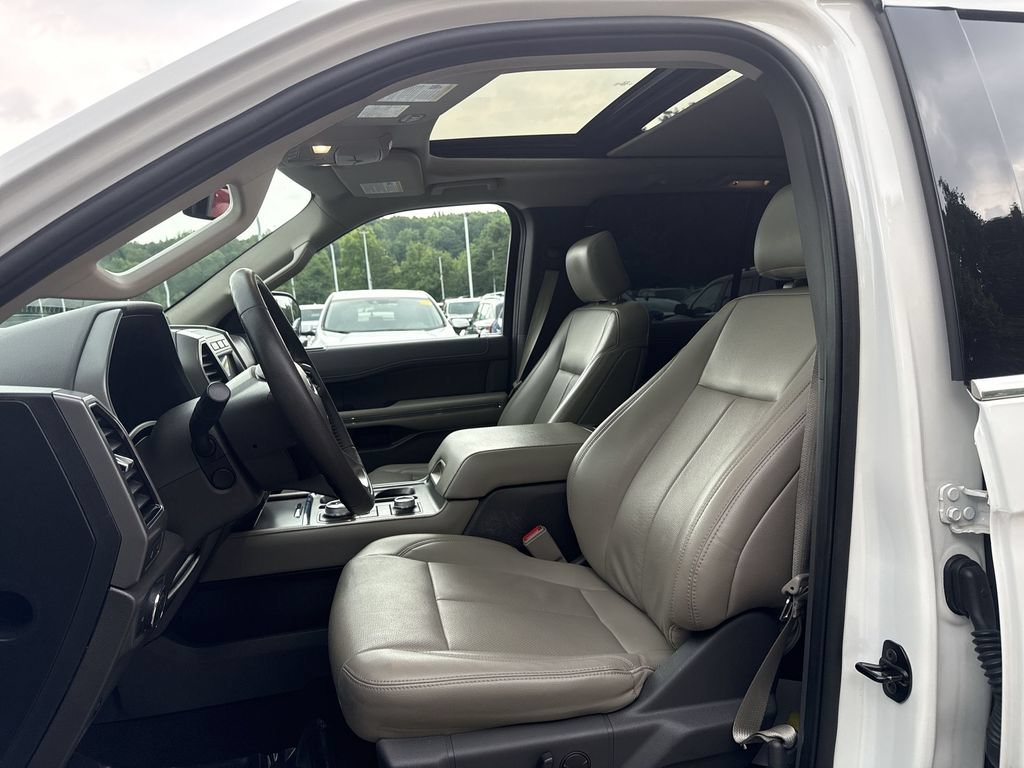 Used 2020 Ford Expedition Max XLT w/ Equipment Group 202A AWD/4WD image 13