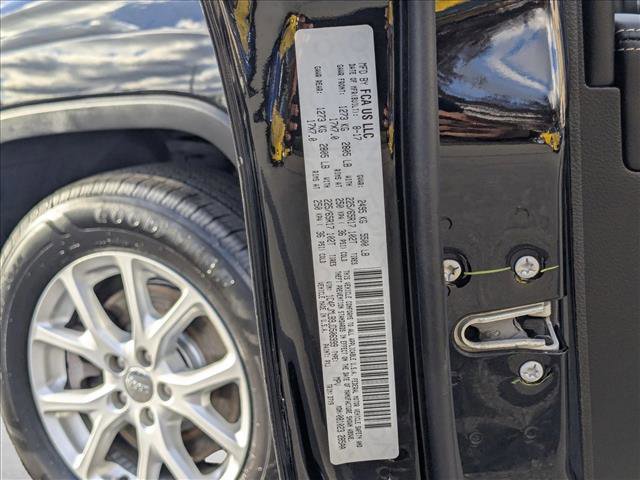 Used 2018 Jeep Cherokee Latitude Plus w/ Cold Weather Group image 24