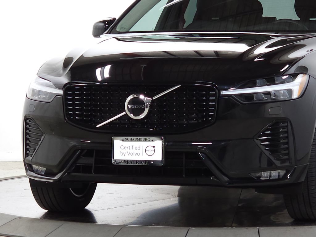 Certified 2025 Volvo XC60 B5 Core AWD/4WD image 3