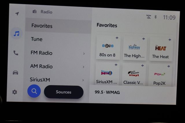Used 2023 Toyota RAV4 XLE image 33