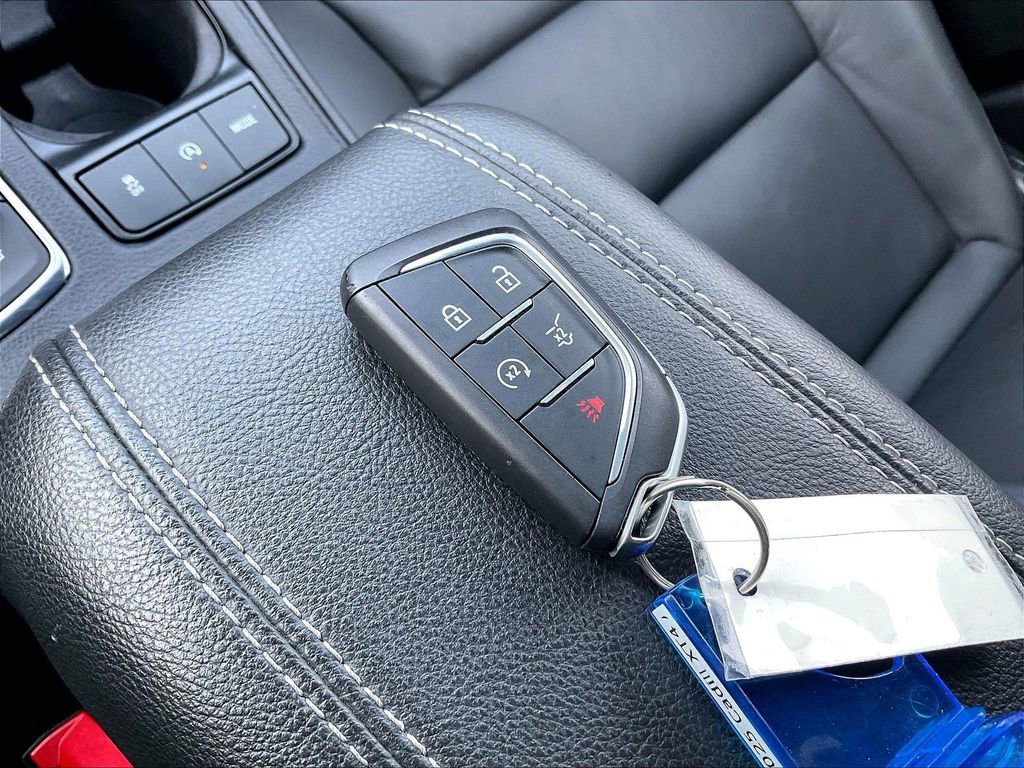 Used 2025 Cadillac XT4 Premium Luxury image 26