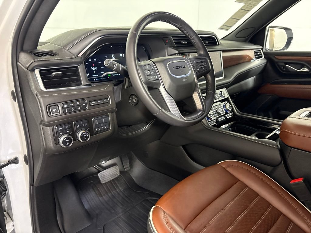 Used 2023 GMC Yukon Denali Ultimate AWD/4WD image 23