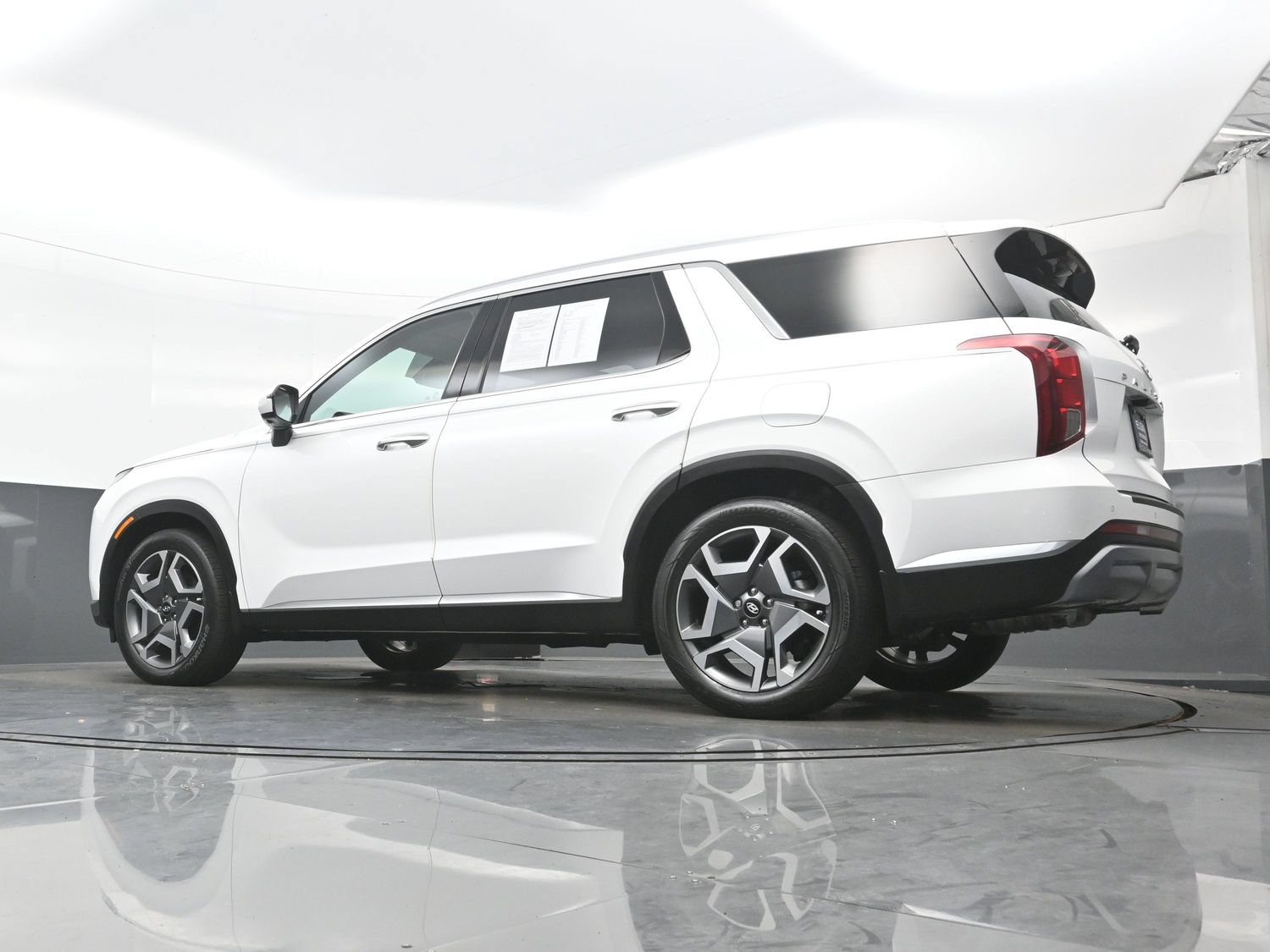 Certified 2023 Hyundai Palisade Limited AWD/4WD image 32