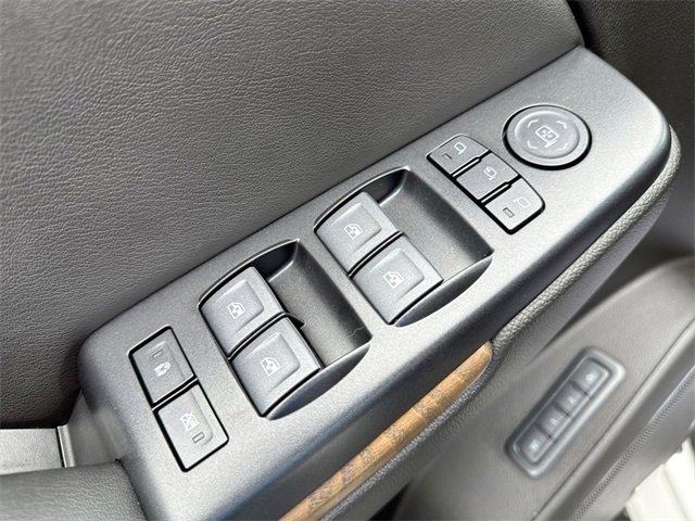 Used 2020 GMC Yukon Denali image 13