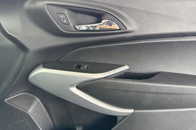 Used 2025 Chevrolet Trax LS FWD image 25