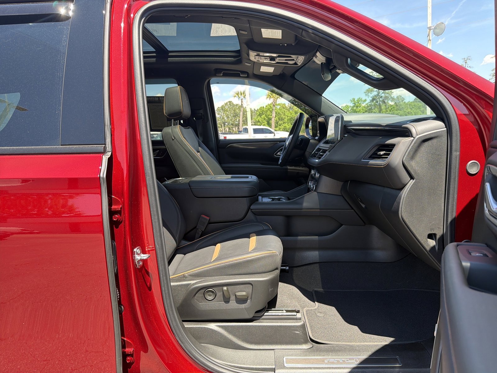 Used 2024 GMC Yukon AT4 w/ Technology Package image 34