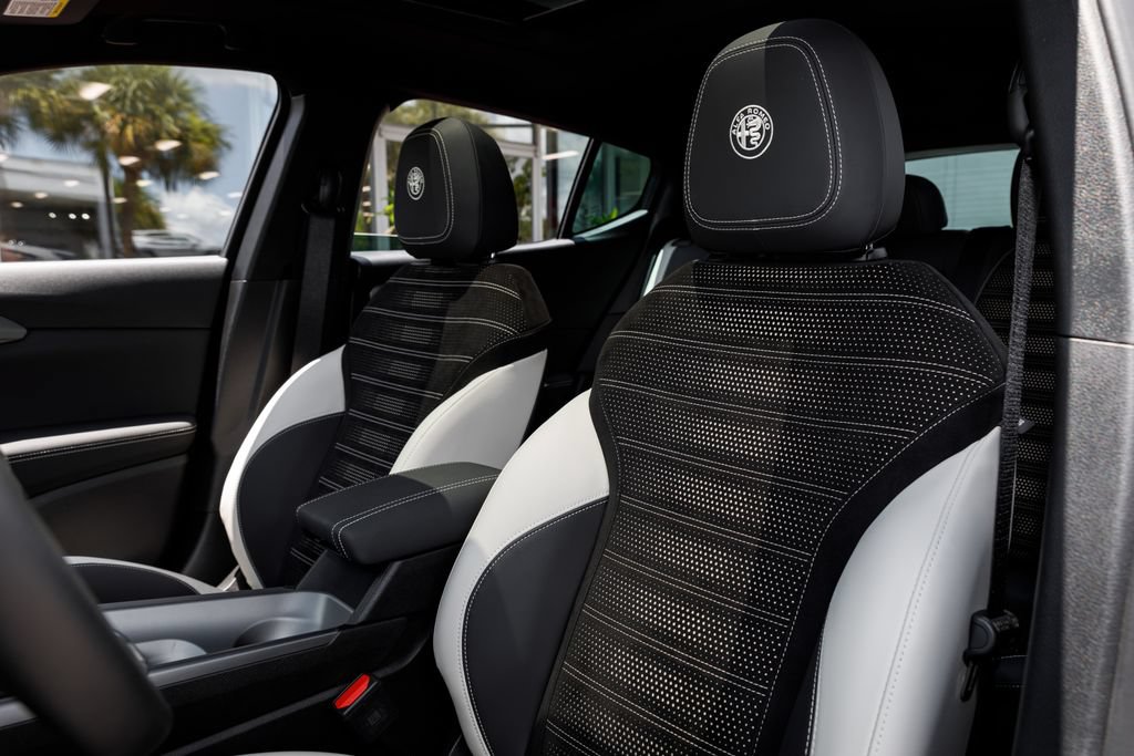 New 2026 Alfa Romeo Tonale w/ Active Assist Package AWD/4WD image 28