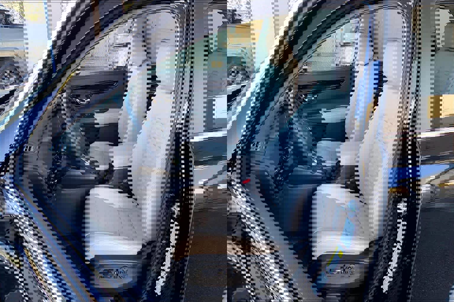 Used 2025 Honda CR-V EX-L image 8