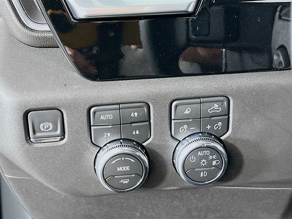 New 2026 GMC Sierra 1500 SLT w/ SLT Premium Plus Package image 9