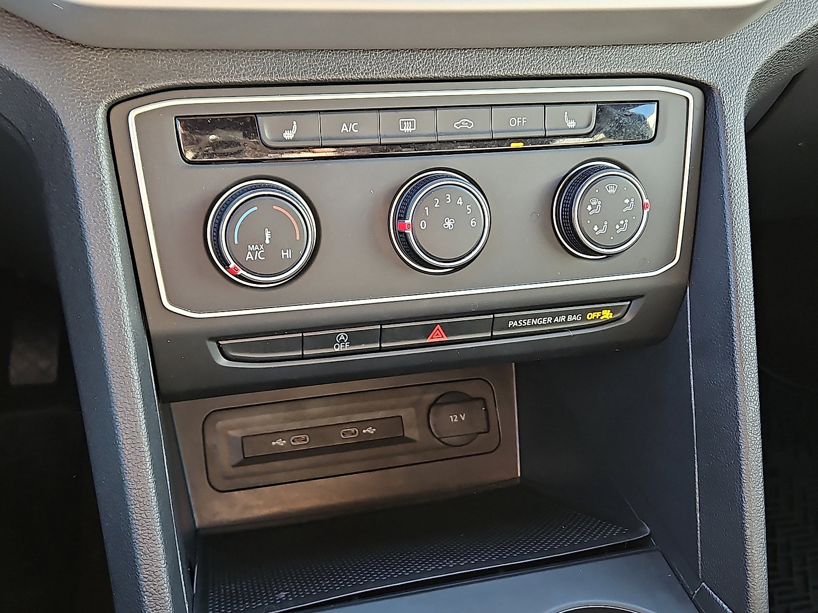 Certified 2022 Volkswagen Atlas Cross Sport SE image 14