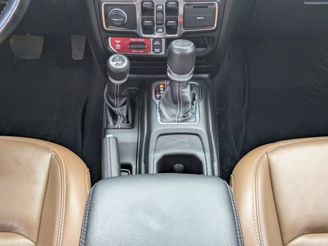 Used 2022 Jeep Wrangler Unlimited Rubicon w/ LED Lighting Group AWD/4WD image 19