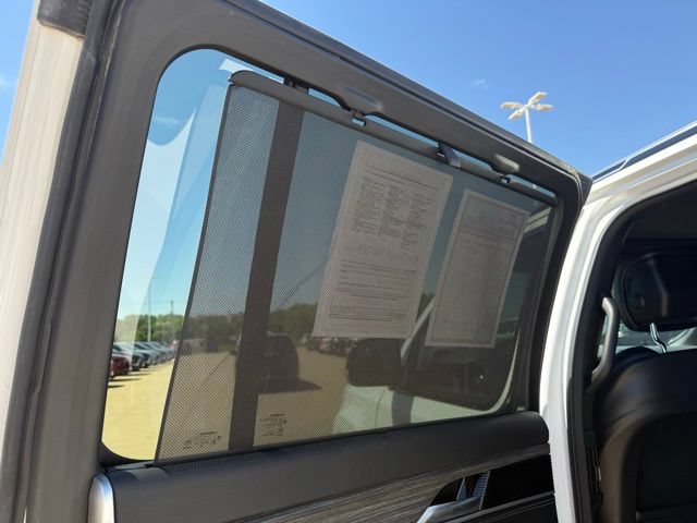 Used 2024 Jeep Wagoneer Series III w/ Premium Group I AWD/4WD image 38